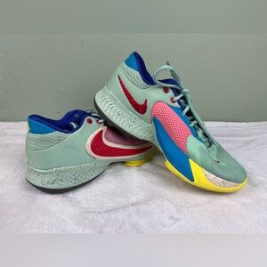 Nike Air Zoom Freak 4 SE Kids SZ 6.5Y Giannis Enamel Green Red Blue DQ0557300